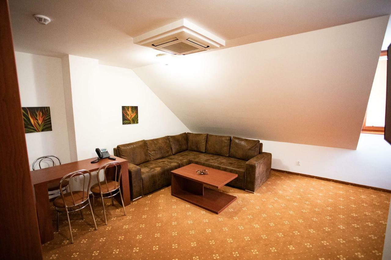 Penzión Poľovník Moldava nad Bodvou Exterior foto